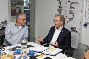 Architekt Michael Rebholz im Gespräch mit Handwerkskammerpräsident Gotthard Reiner