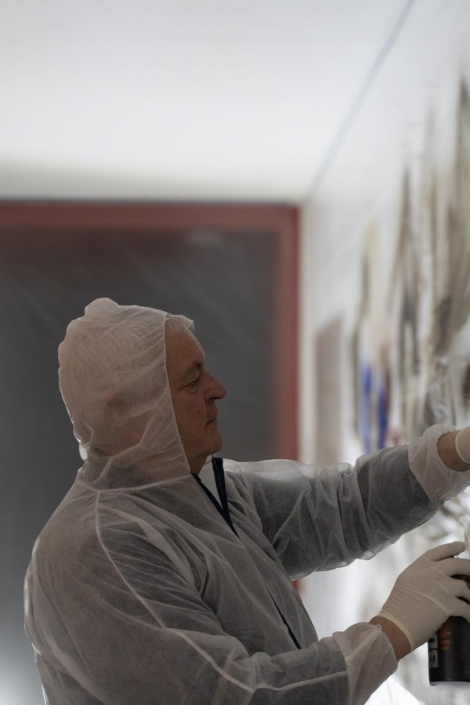 Rebholz Weihnachtsfeier 2025 – beim Sprayen mit höchster Konzentration Rebholz Weihnachtsfeier 2025 - beim Sprayen mit höchster Konzentration